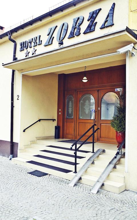 Hotel Zorza Намислув Екстер'єр фото